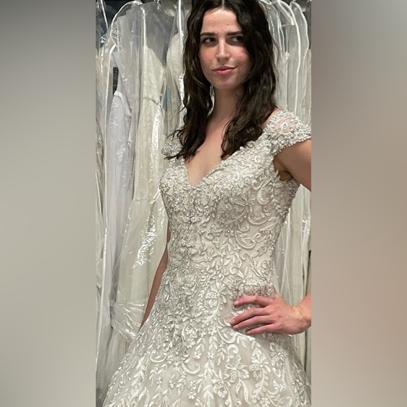 Kenneth Winston wedding dress - Picture 11 of 15